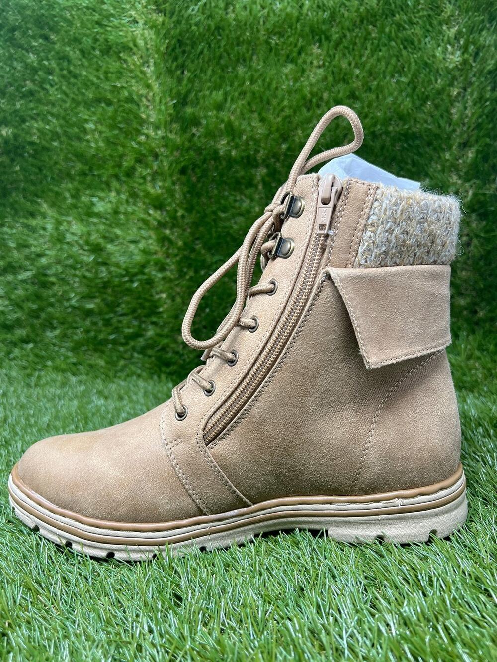 Cliffs by White Mountain Women's 7M Kaylee Style Taupe Boots